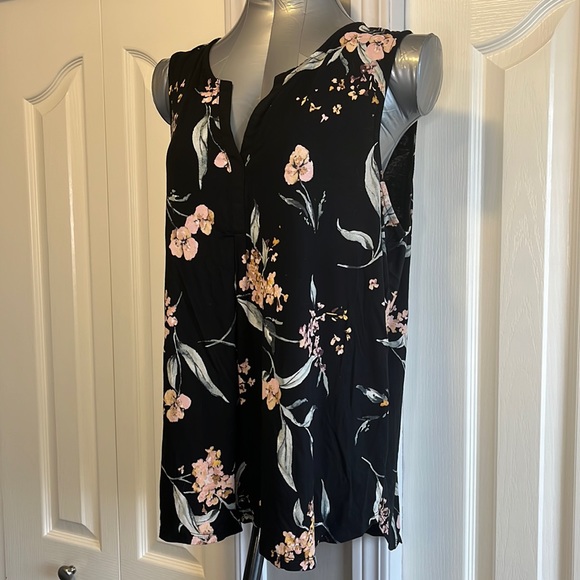 Reitman’s Size XL Sleeveless/V-neck Floral top, EUC - Picture 10 of 15